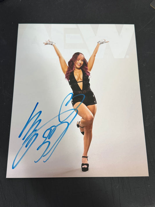 Mina Shirakawa Autographed 8x10 photo