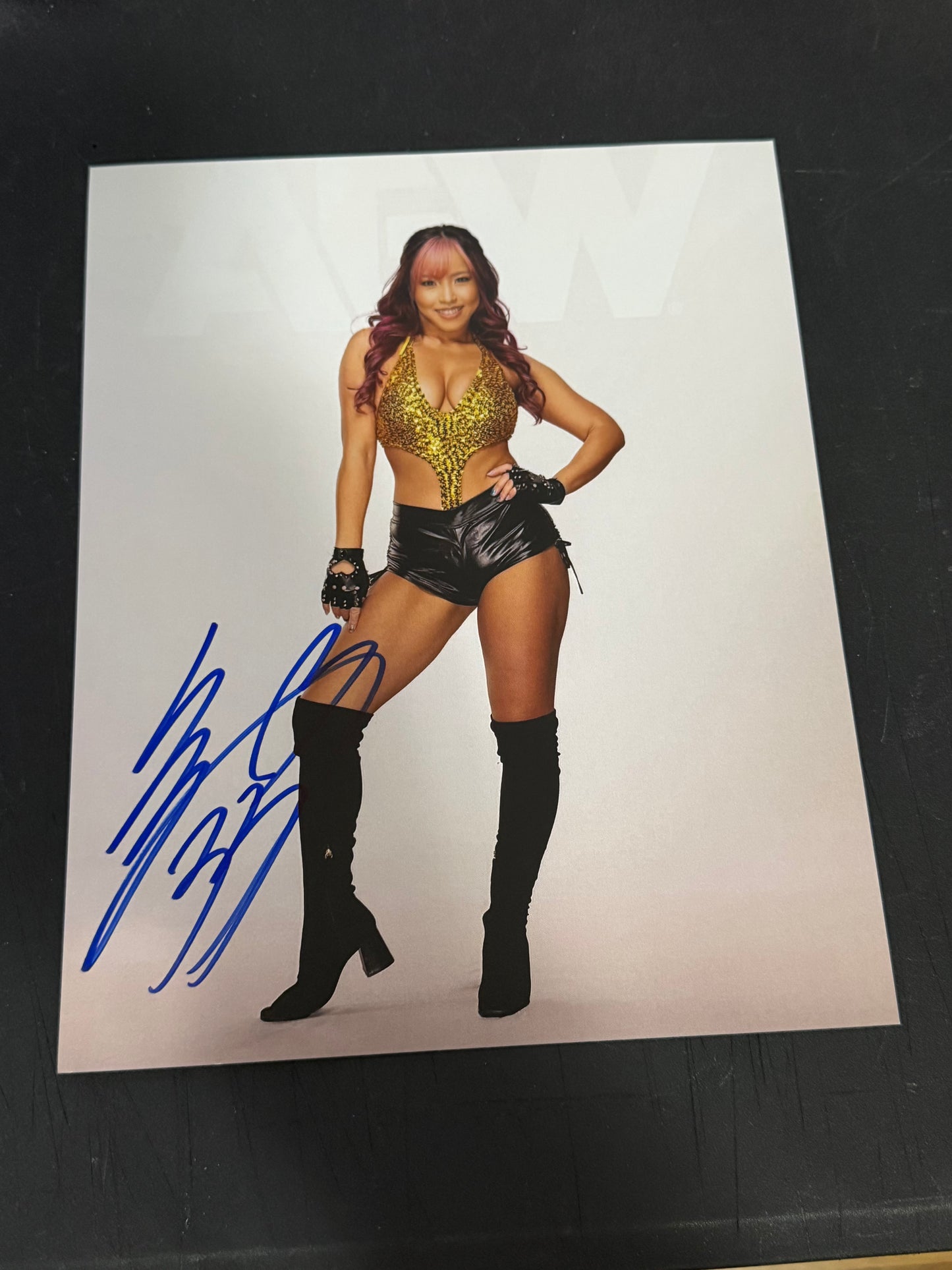 Mina Shirakawa Autographed 8x10 photo