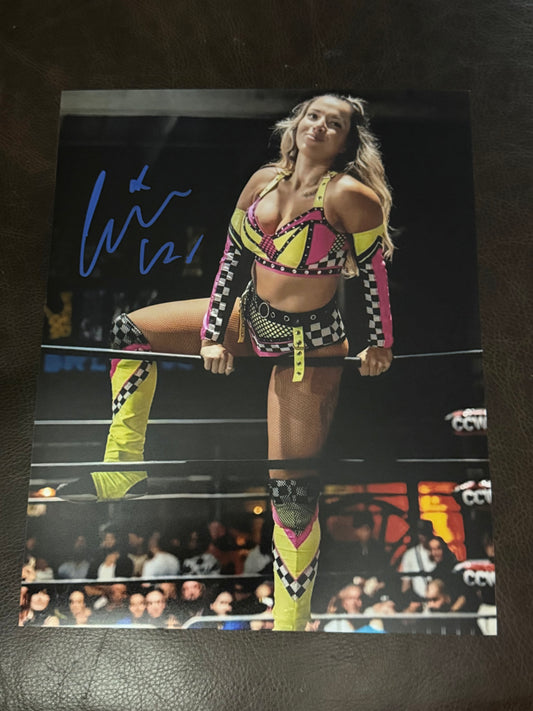 Carolina Cruz Autographed 8x10 Photo