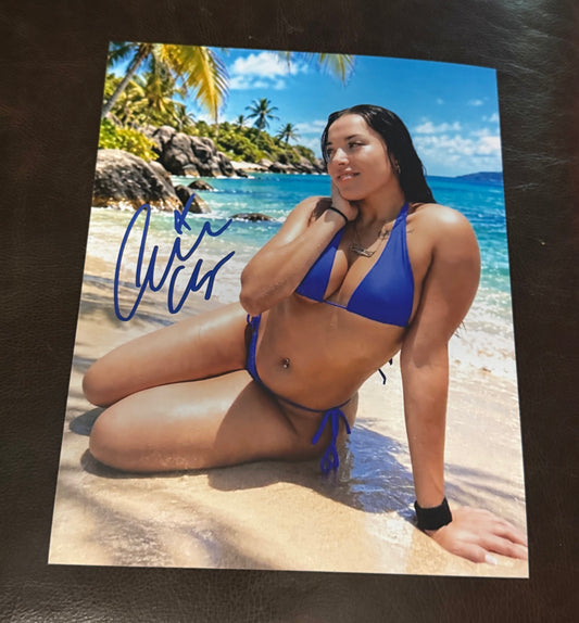 Carolina Cruz Autographed 8x10 Photo