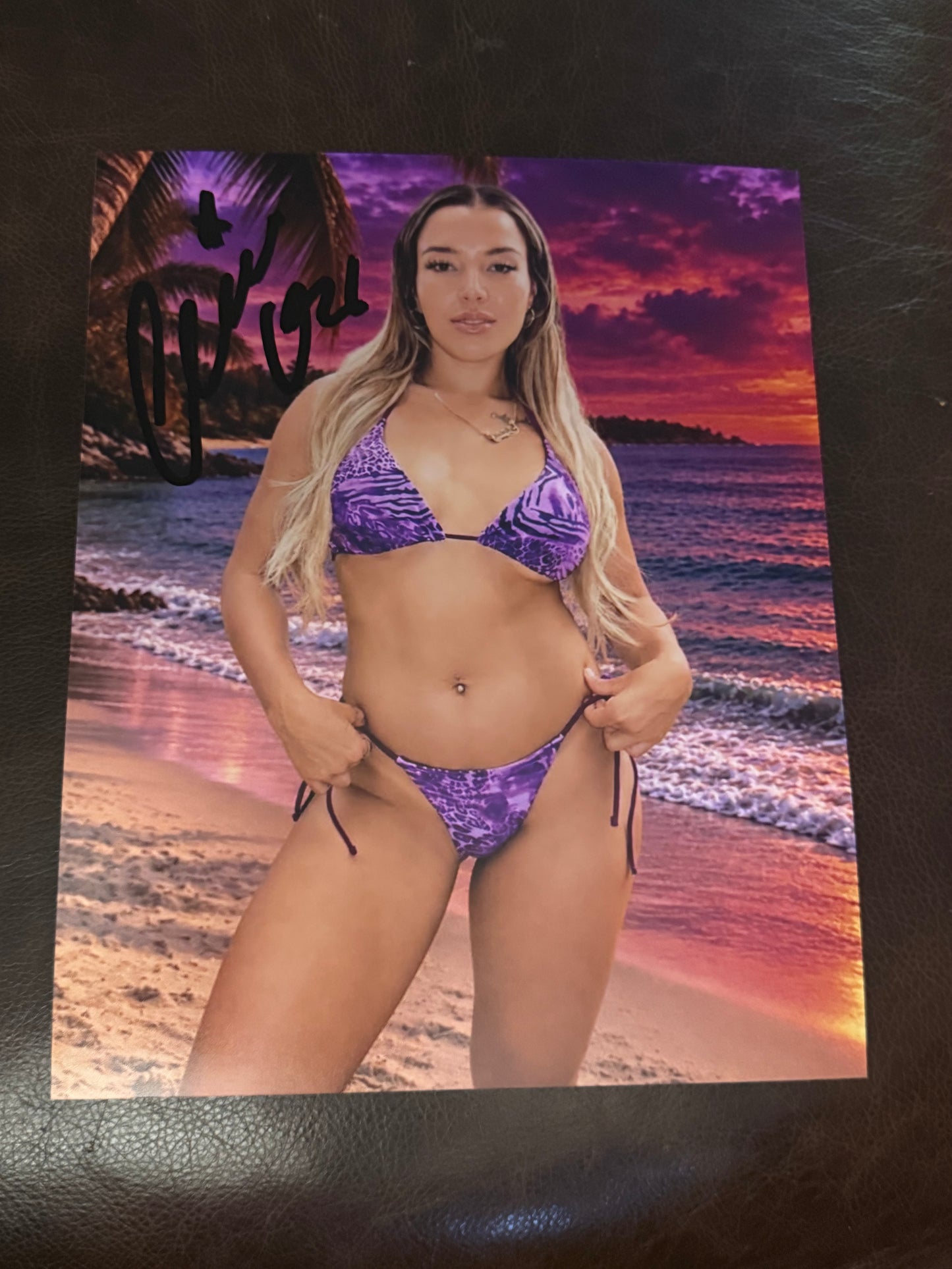Carolina Cruz Autographed 8x10 Photo