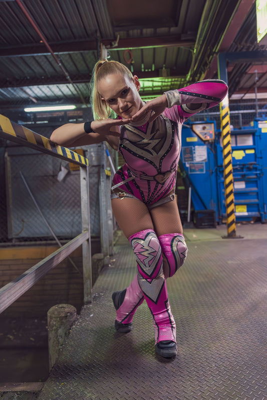 Shazza McKenzie 8x10 Preorder Squared Circle Expo