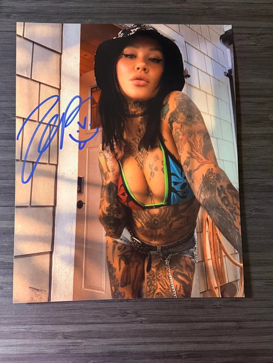 Vile Tara Zep Autographed 8x10 Photo